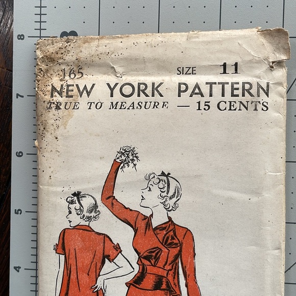 New York Pattern 165, size 11 pattern for two piece skirt w side opening - Picture 3 of 10